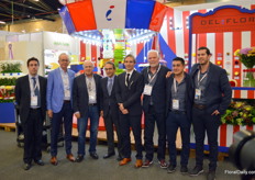 Right after the opening ceremony, the minister of agriculture Andres Valencia (fourth from left) walked the show and talked to a few exhibitors. Here the honour is Deliflor's, with from left to right Andres Saenz (with Ceniflores), Peter Persoon (director Deliflor), Luis Carlos Uribe (Capiro), the minister, Carlos Manuel Uribe (president of Capiro, president of the board of Asocoflores), Manuel Marin (former director Deliflor), Juan Davids ... (commercial director Deliflor Latin America) and David Marin, (director Deliflor Latin America).